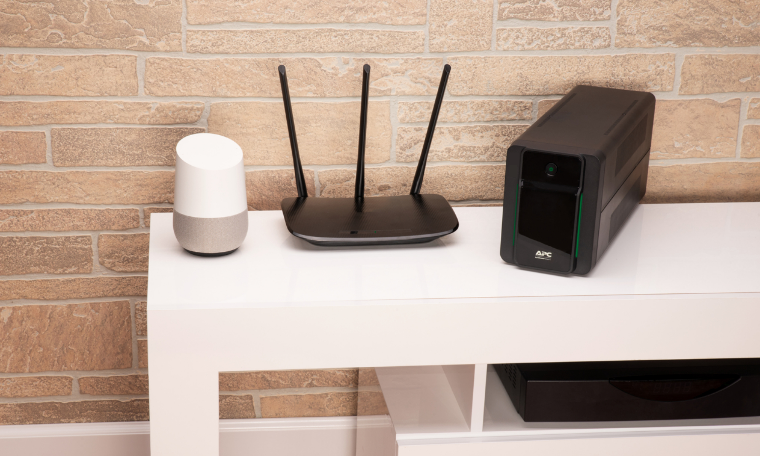 APC BX750MI-GR UPS-enhed Interaktivt indgangsstik 0,75 kVA 410 W 4 AC stikkontakt(er) - Billede 3